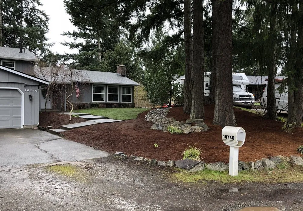 Local outdoor landscaping in Spanaway, WA by Tran's Landscaping & Gardening