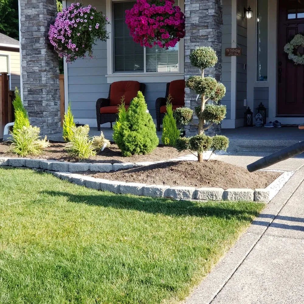 Trusted yard cleanup service in Spanaway, WA - Tran's Landscaping & Gardening