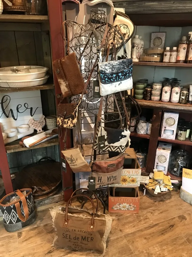 Local garden landscaping in Clermont, FL - Traveling Trees Garden Center