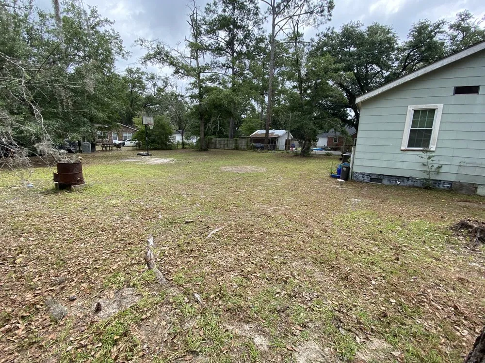 Affordable residential landscaping in Walterboro, SC by Travis Lawn Care Service