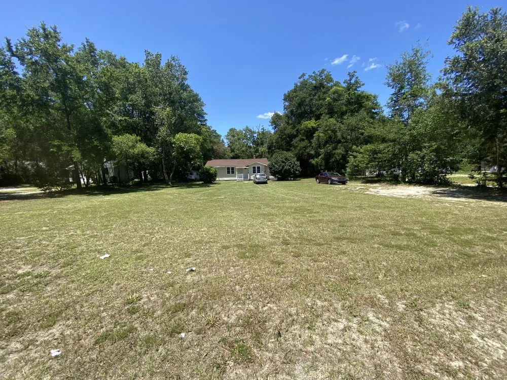 Trusted garden landscaping in Walterboro, SC by Travis Lawn Care Service