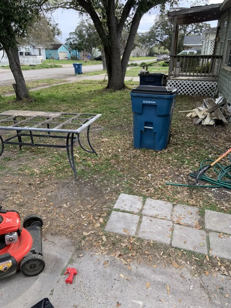 Top-rated lawn mowing service with custom design across Kingsville, TX - Travis’ Lawn Service