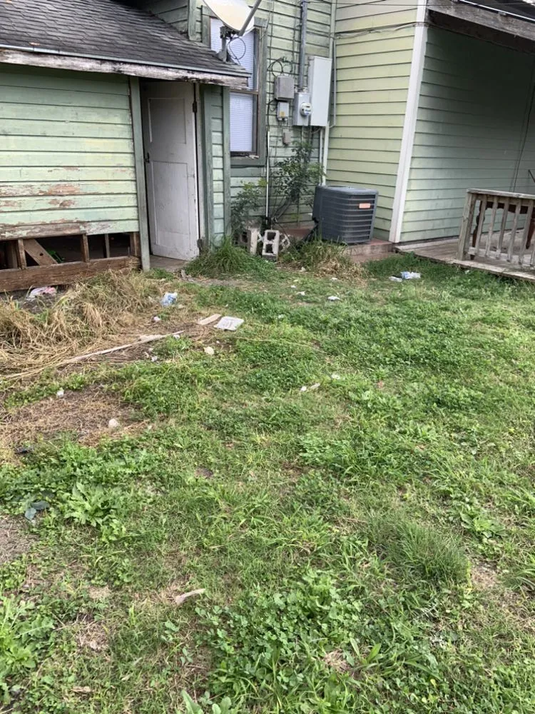 Professional residential landscaping in Kingsville, TX - Travis’ Lawn Service