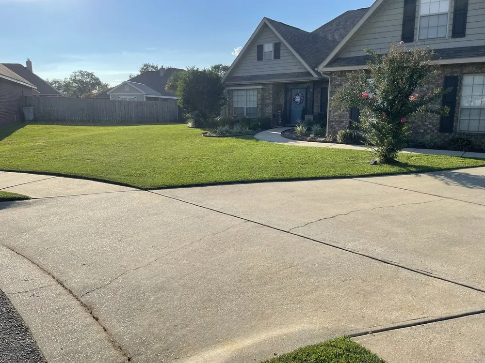 Reliable residential landscaping in Milton, FL - Travis Lawncare