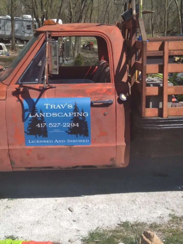 Reliable garden landscaping experts serving Blue Eye, MO - Trav's Landscaping