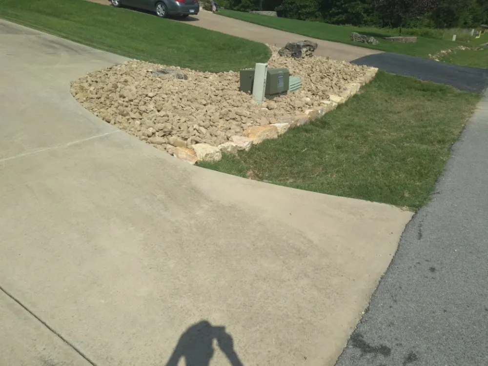 Expert lawn care service for beautiful yards in Blue Eye, MO by Trav's Landscaping