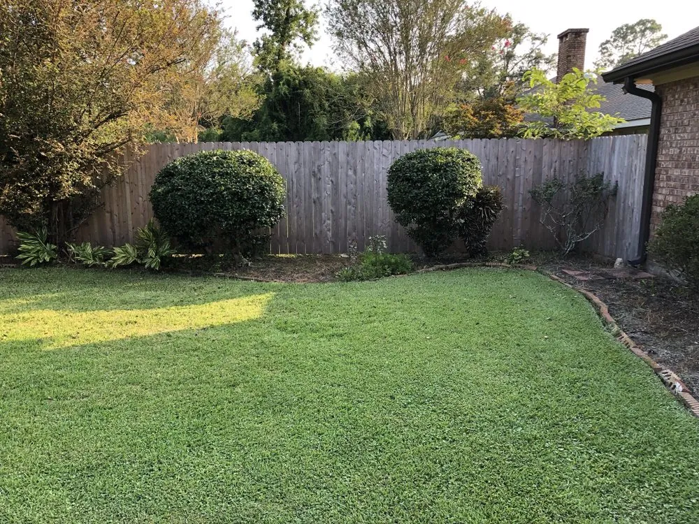 Reliable garden landscaping experts serving Lafayette, LA - Trays Lawn and Landcape Maintenance