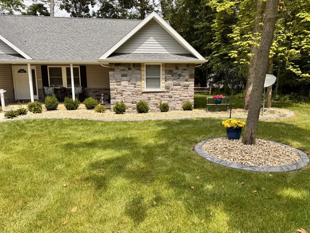 Local garden landscaping for homes in Upper Sandusky, OH by Treadway's Lawncare and Landscaping