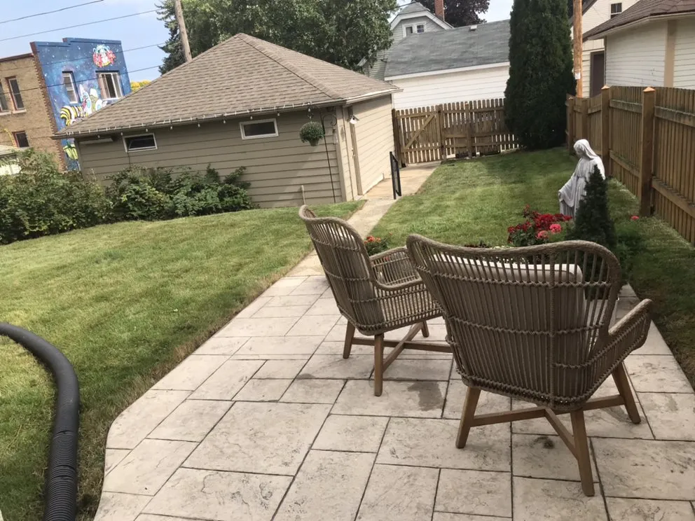 Professional lawn mowing service in Milwaukee, WI - Treal's Lawn Care