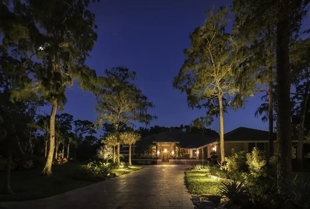 Top-rated lawn care service for homes across Boynton Beach, FL - Treasurescapes