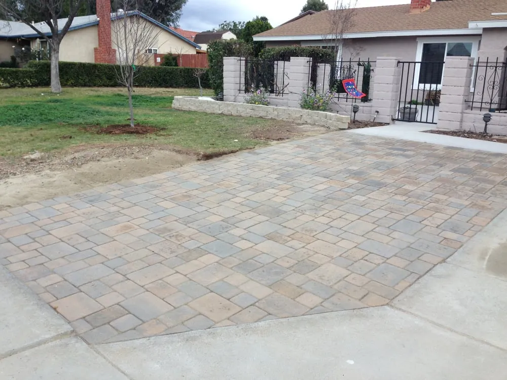 Custom residential landscaping in Encinitas, CA - Tree & Palm Trimming & Landscape Maintenance