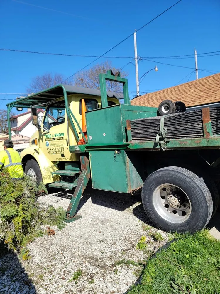 Custom garden landscaping in Menomonee Falls, WI by Tree & Snow Removal Service