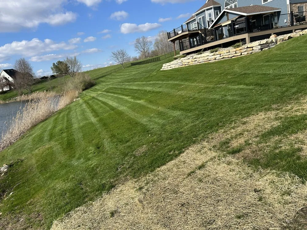 Expert lawn mowing service in Kent, OH - Tree City Lawn & Garden