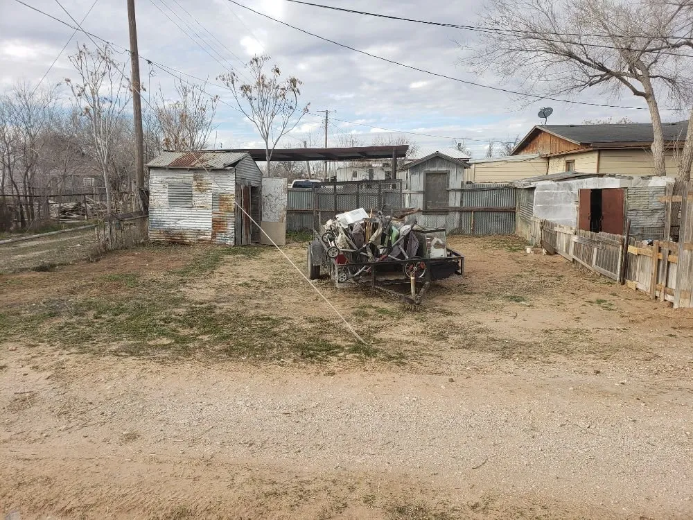 Local yard cleanup service experts serving Kermit, TX - Tree Of Life
