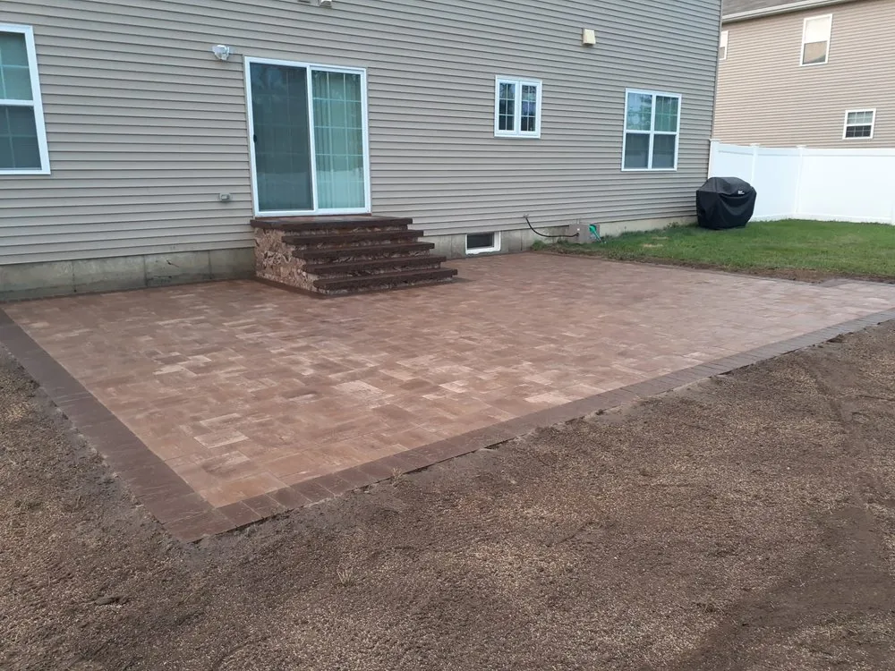 Professional yard maintenance in Woodbridge Township, NJ by Tree Of Life