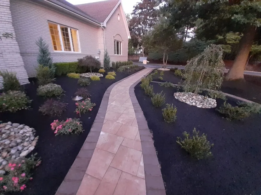 Custom lawn mowing service experts serving Woodbridge Township, NJ - Tree Of Life