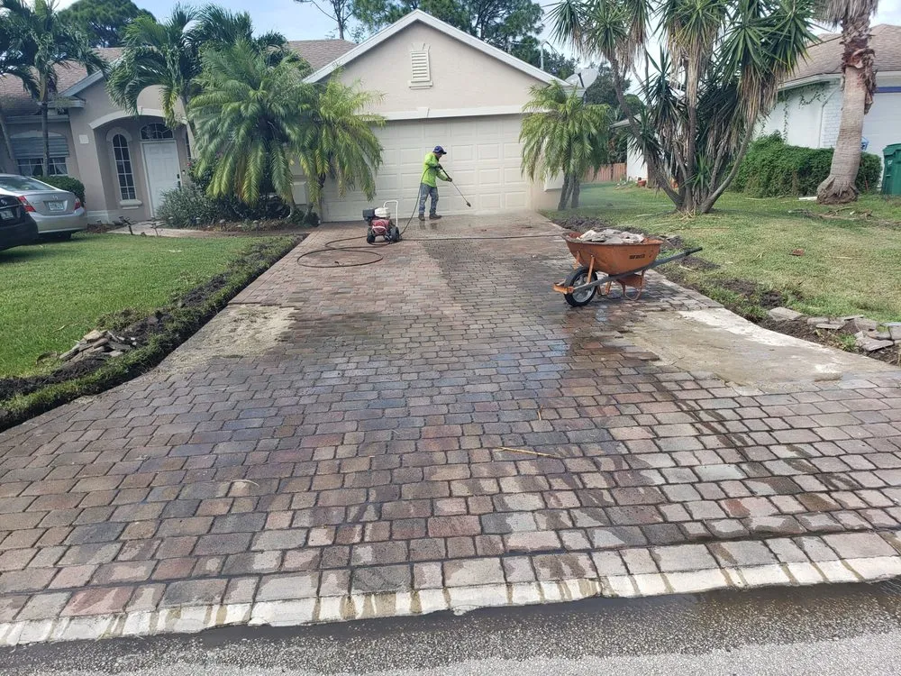 Reliable lawn mowing service in West Palm Beach, FL - Tree Service Experts