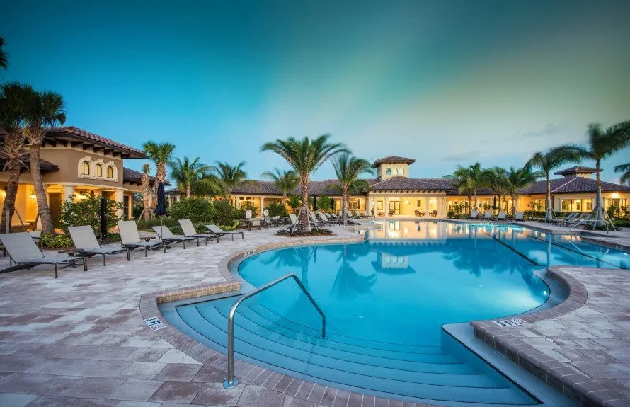 Custom yard cleanup service experts serving Port Saint Lucie, FL - Tree Tropical