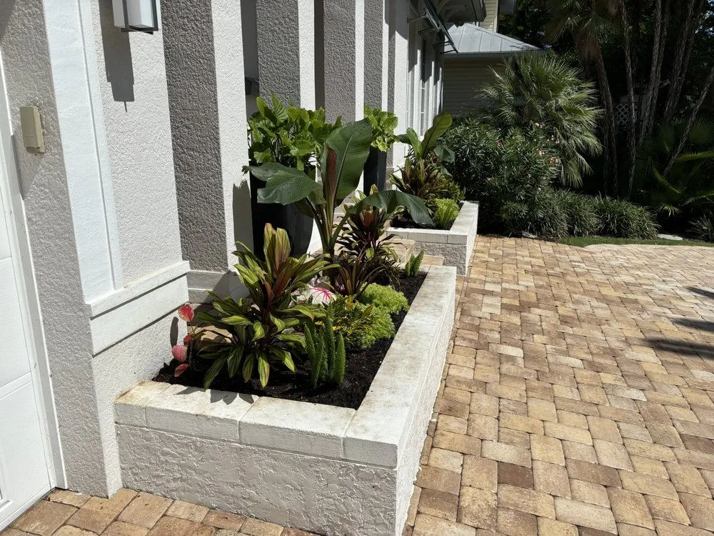 Custom garden landscaping for beautiful yards across Naples, FL - Tree Trunk Landscapes