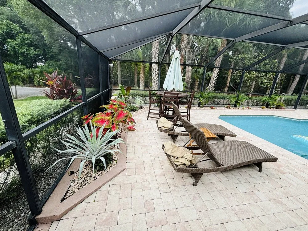 Professional yard maintenance in Naples, FL - Tree Trunk Landscapes