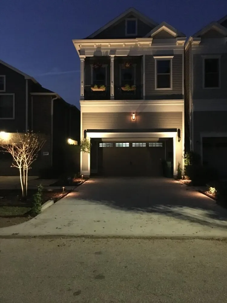 Custom residential landscaping for homes in Galveston, TX by Tree Worxx