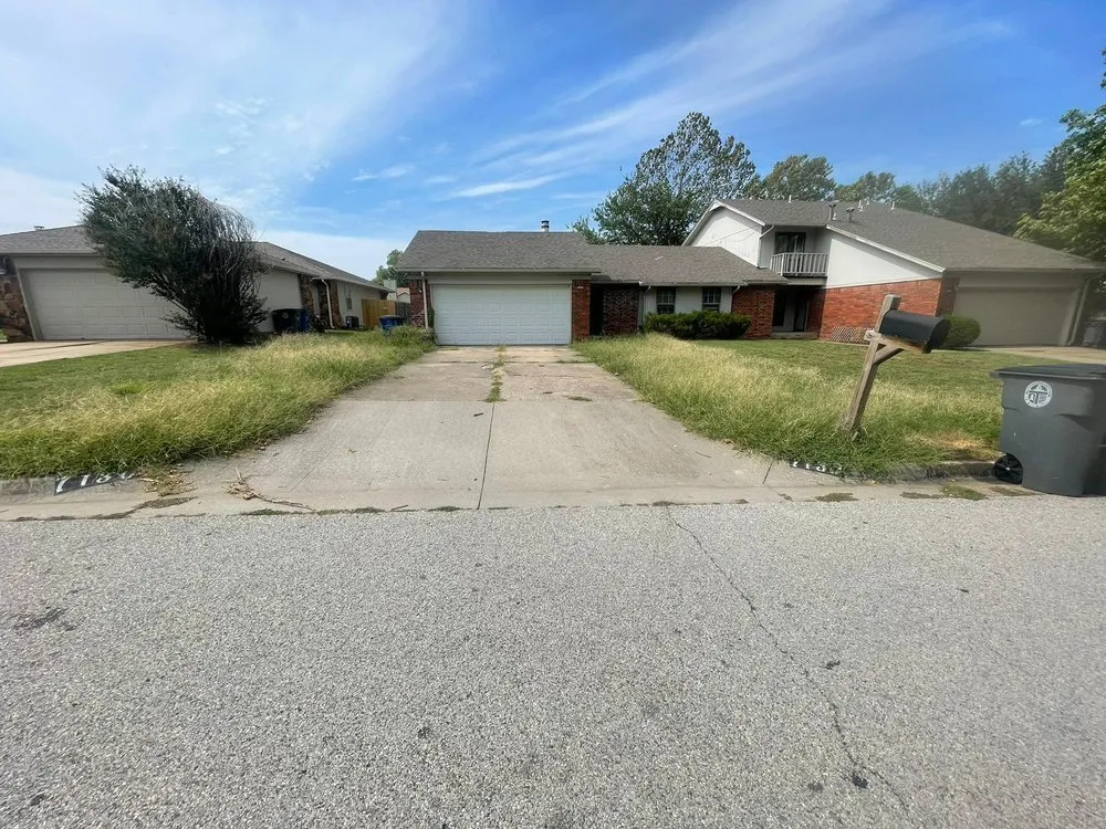 Reliable yard cleanup service for outdoor upgrades in Tulsa, OK by Tree60 Mowing