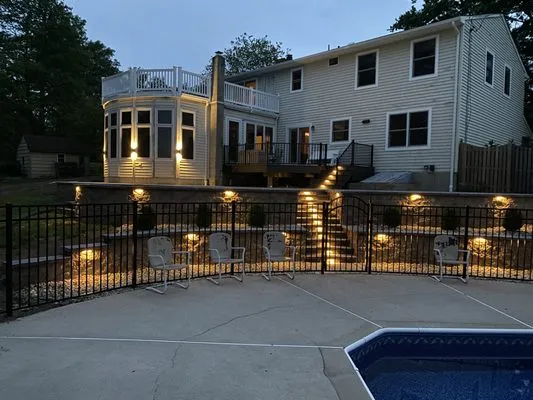 Treeline Farm & Landscaping Logo