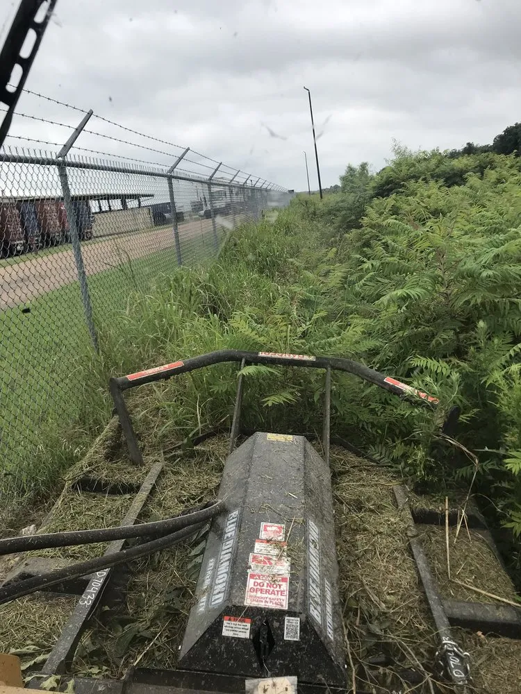 Affordable yard cleanup service for homes in Bentonville, AR by Treemendous Landscape Maintenance Contractors