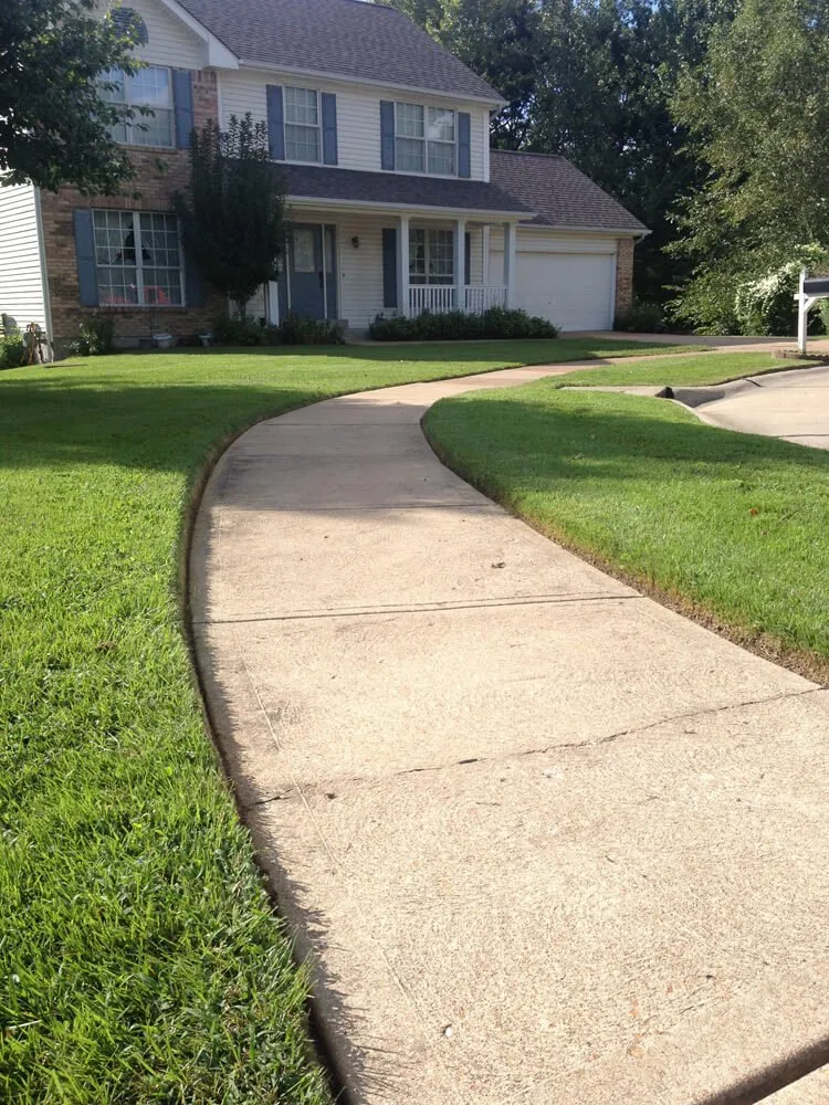 Professional landscaping services in Wildwood, MO - Trees, Lawns & Landscapes