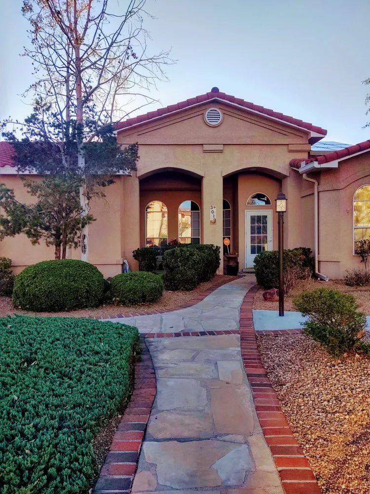 Trusted lawn care service near you in Albuquerque, NM by Treetech