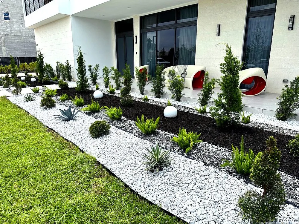 Affordable yard cleanup service with custom design across Fort Lauderdale, FL - TreeWiz Landscaping