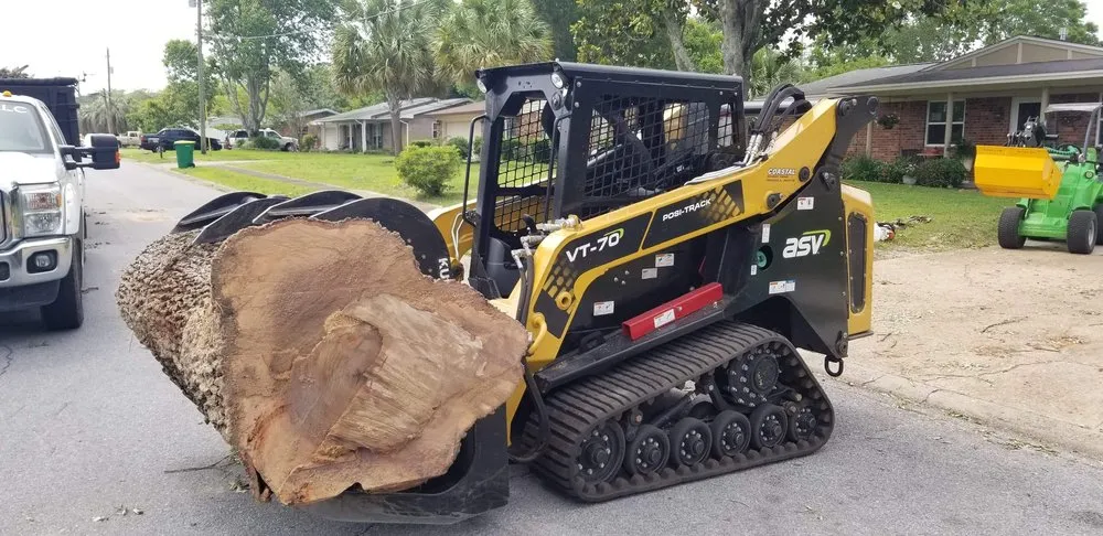 Professional residential landscaping in Navarre, FL by TreeWorks