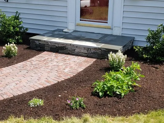 Trent Landscaping Logo