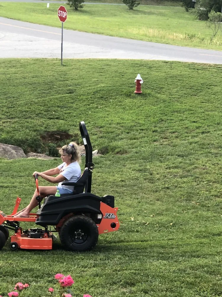 Expert landscaping services near you in Randleman, NC by Trent’s lawn care service