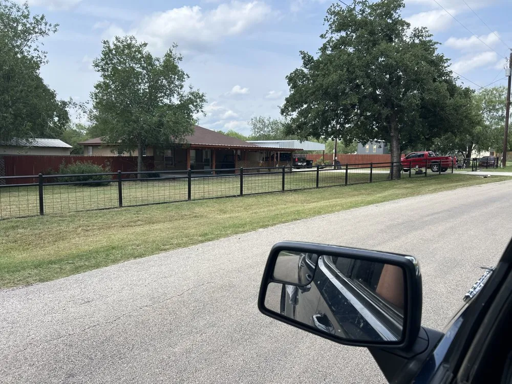 Top-rated landscaping services with custom design in Nixon, TX by Tres Flores Lawn And Tree Trimming