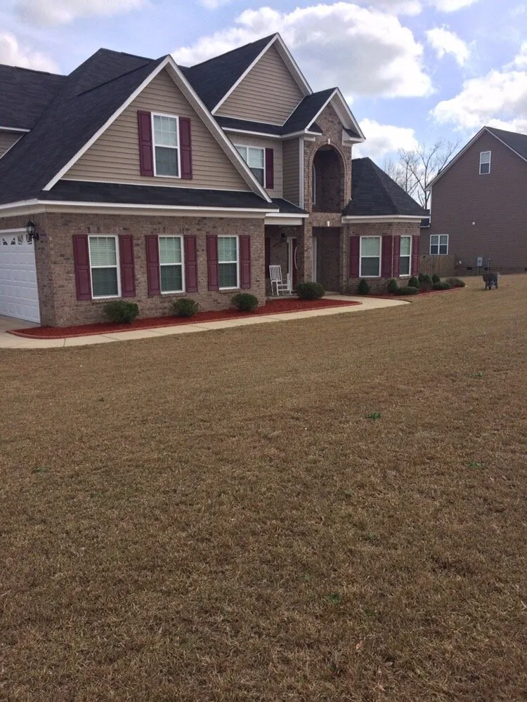 Expert garden landscaping in Raeford, NC by Tres Jacob Landscaping & Lawncare