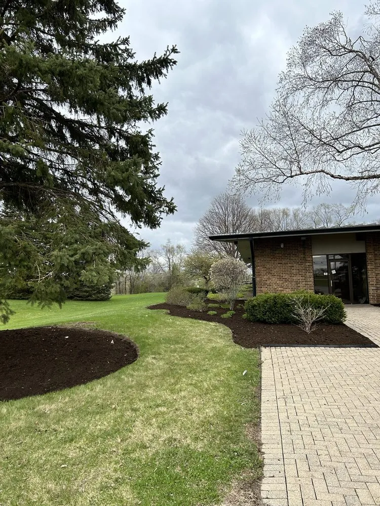 Affordable outdoor landscaping in Woodstock, IL - Tres Potrillos Landscaping