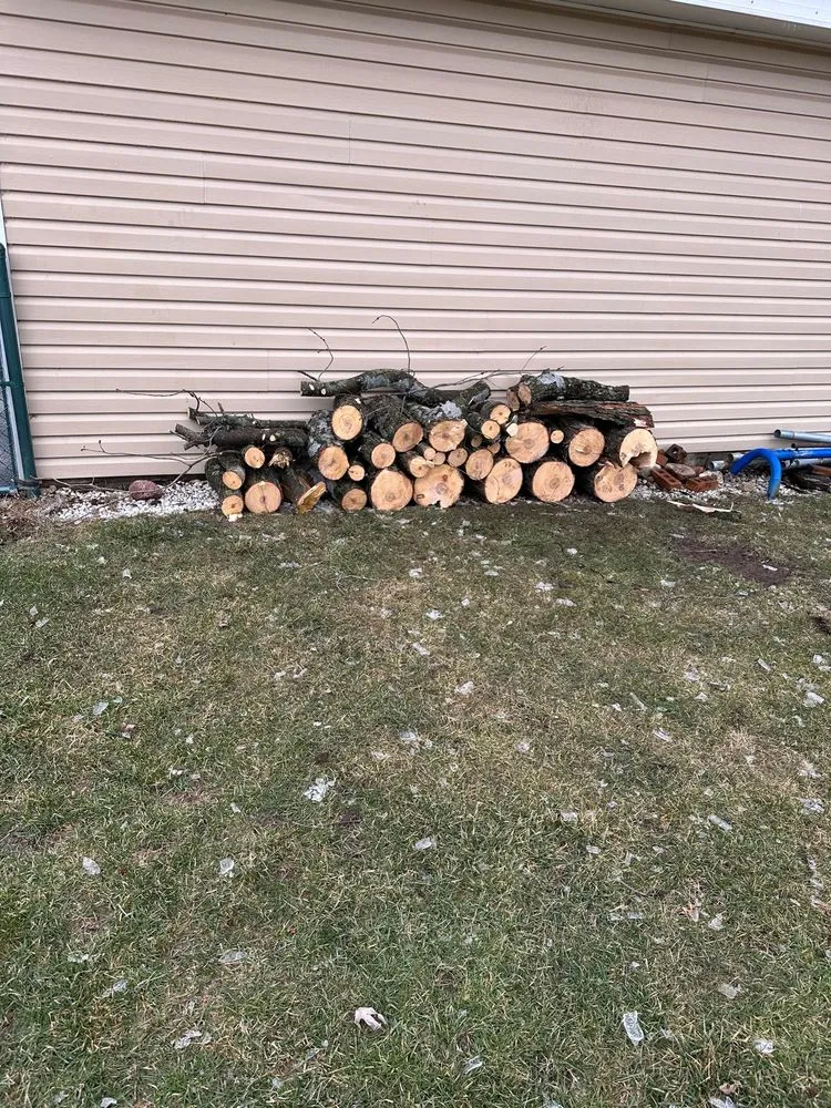 Reliable yard maintenance with custom design across Woodstock, IL - Tres Potrillos Landscaping