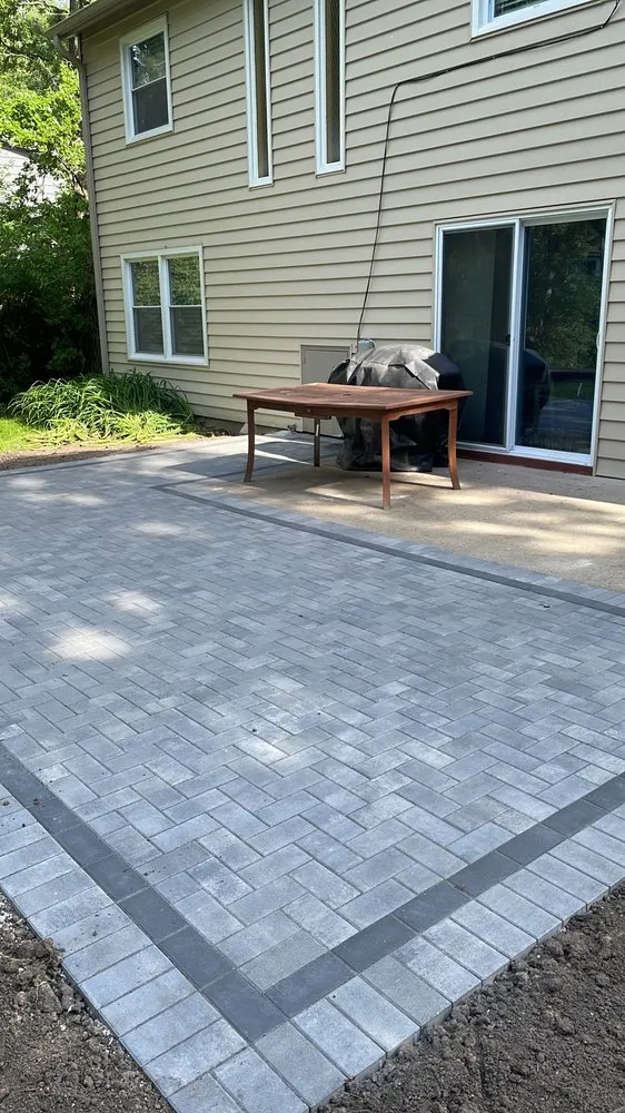 Reliable yard cleanup service for beautiful yards across Woodstock, IL - Tres Potrillos Landscaping