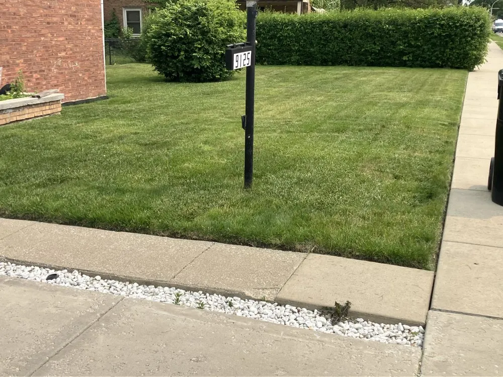 Custom yard maintenance in Chicago, IL - TresPadres Landscape Construction & Design