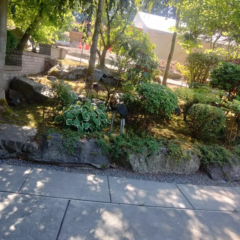 Custom garden landscaping in Tacoma, WA - Tress Landscaping
