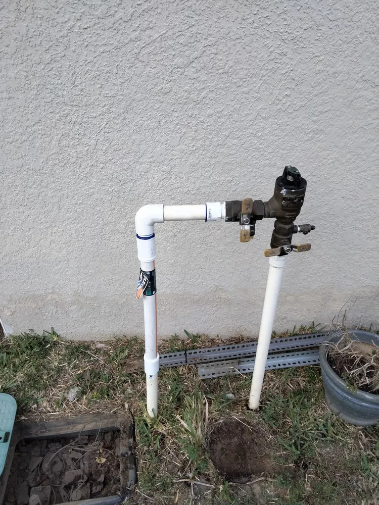 Affordable garden landscaping in Auburndale, FL by Trevino's Lawn care