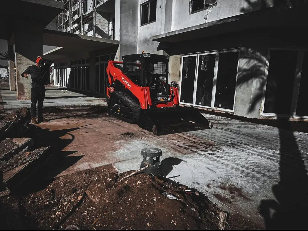 Professional outdoor landscaping experts serving Orlando, FL - Trey’s Allscape Services