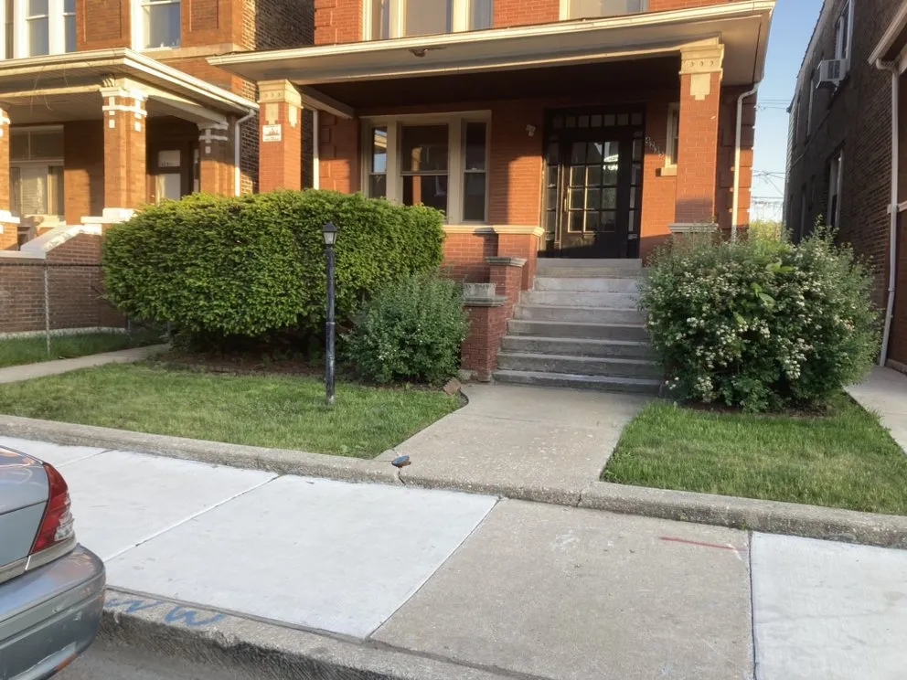 Custom landscape installation experts serving Chicago, IL - Trey’s Klean Kut