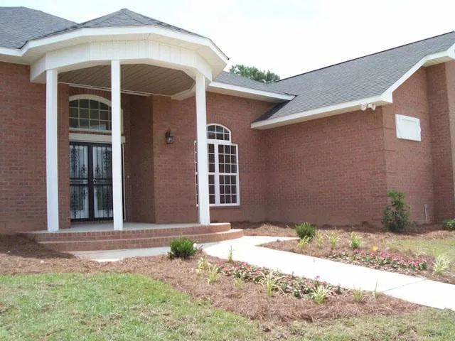 Top-rated lawn care service in Macon, GA - Trey's Lawn Service