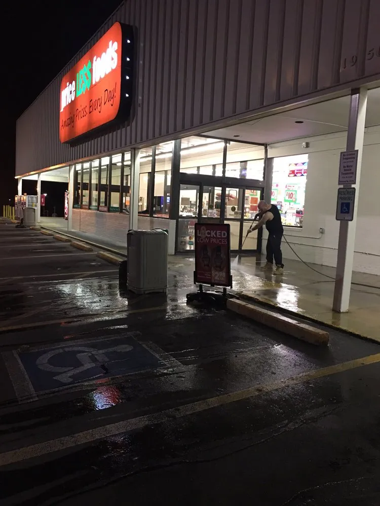 Top-rated yard cleanup service near you across Elizabethton, TN - Tri-cities Maintenance