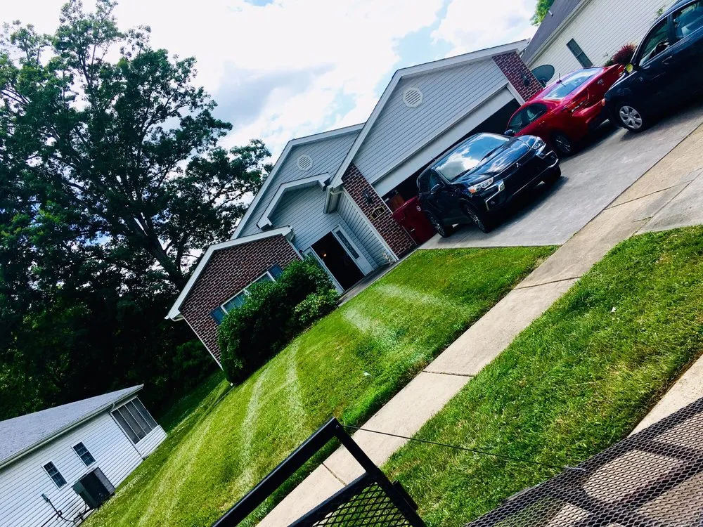 Local yard maintenance with custom design in Elizabethton, TN by Tri-cities Maintenance