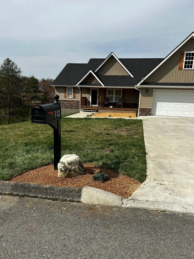 Local garden landscaping in Mount Carmel, TN by Tri Cities Yard & Deck Solutions