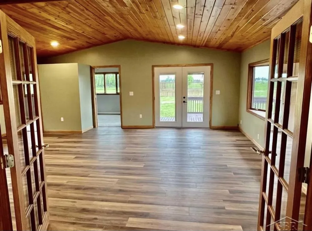 Expert yard cleanup service for beautiful yards in Freeland, MI by Tri-City Home Enhancement