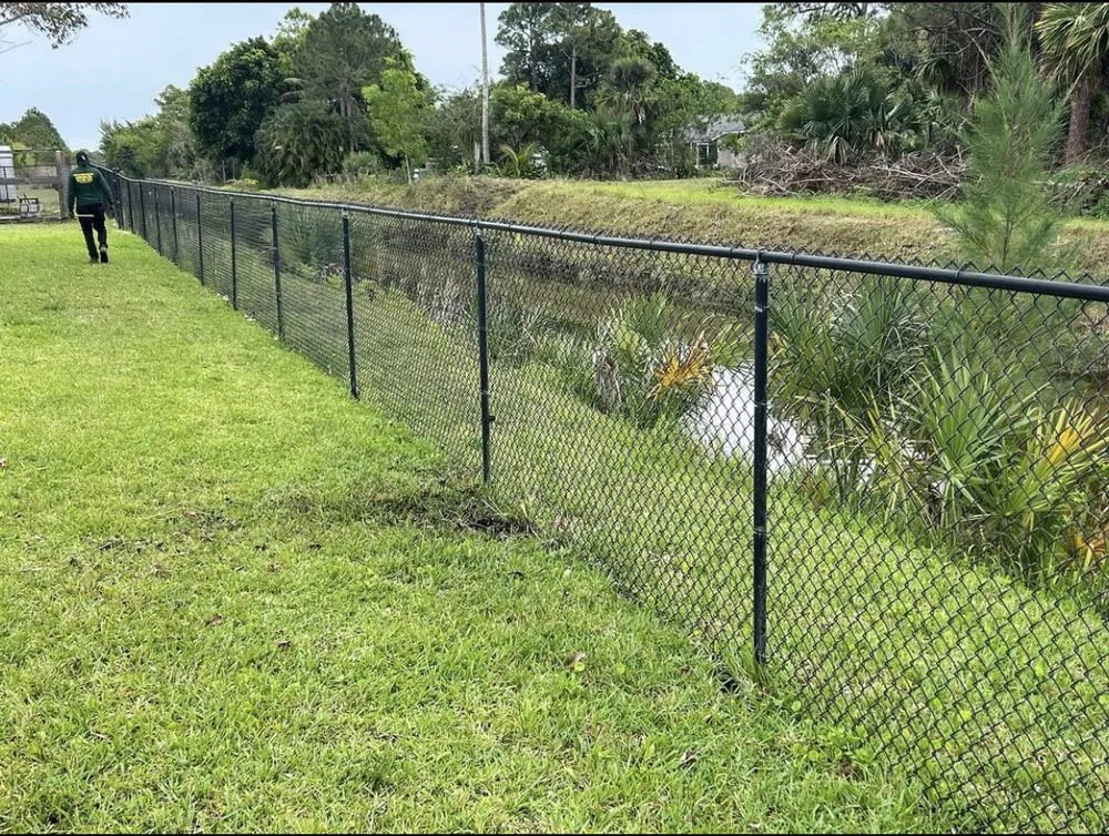 Reliable yard cleanup service for beautiful yards in Fort Lauderdale, FL by Tri county express lawn care